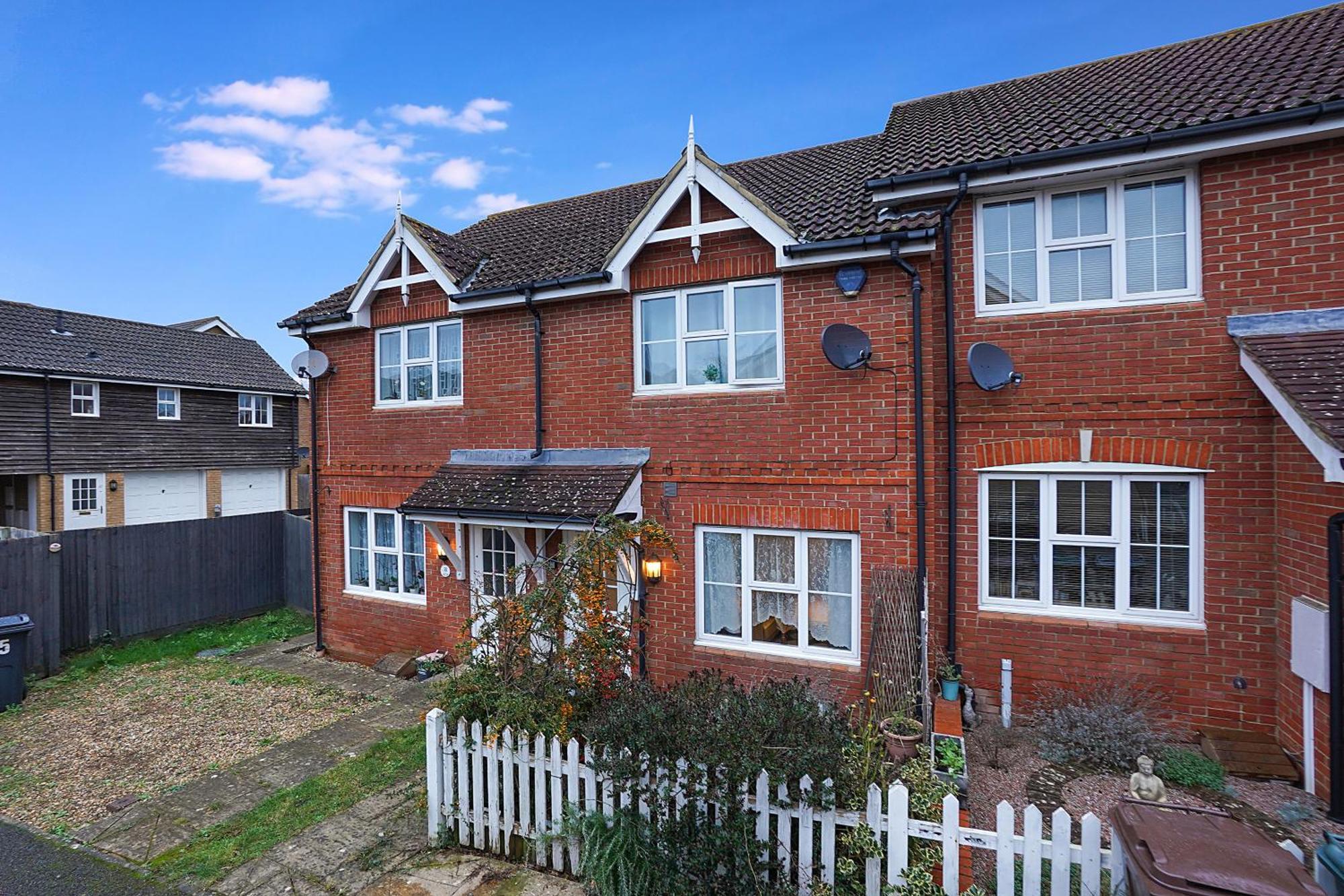 Comfortable Stylish Townhouse In Ashford Sleeps 5 Netflix 2 Parking Spaces Perfect For Contractors And Families Luaran gambar