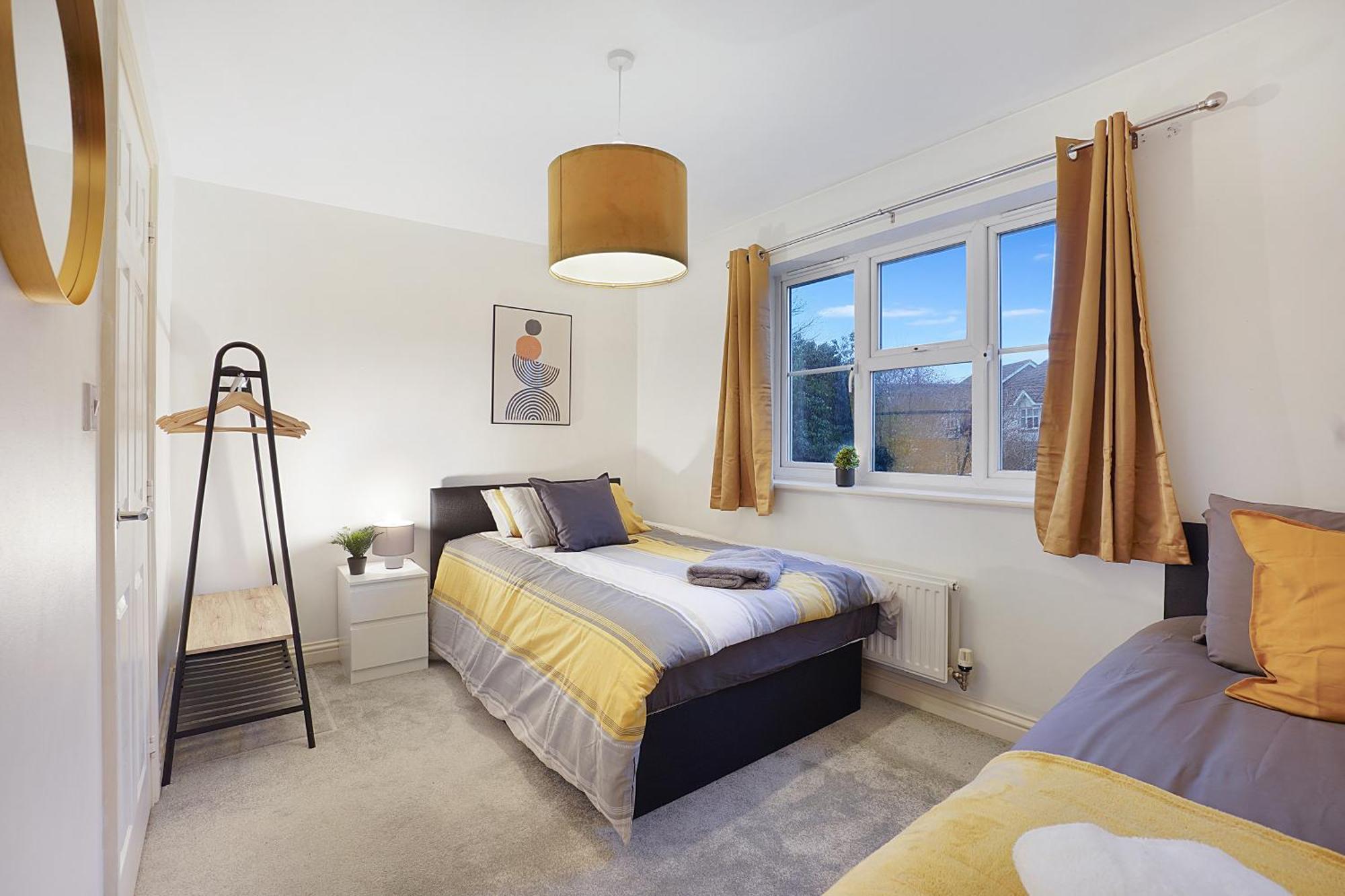 Comfortable Stylish Townhouse In Ashford Sleeps 5 Netflix 2 Parking Spaces Perfect For Contractors And Families Luaran gambar