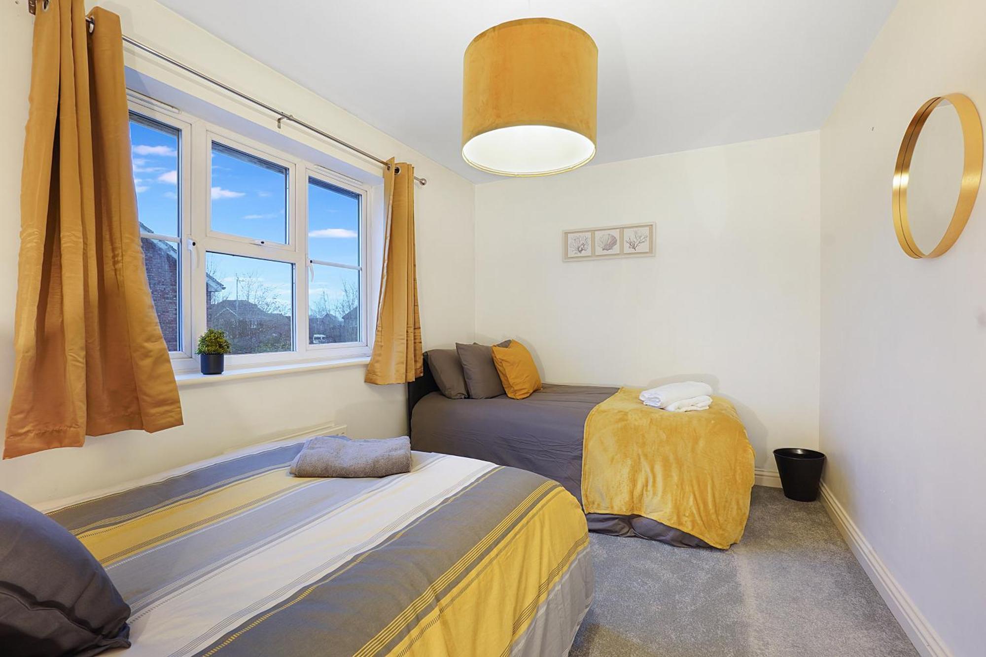 Comfortable Stylish Townhouse In Ashford Sleeps 5 Netflix 2 Parking Spaces Perfect For Contractors And Families Luaran gambar