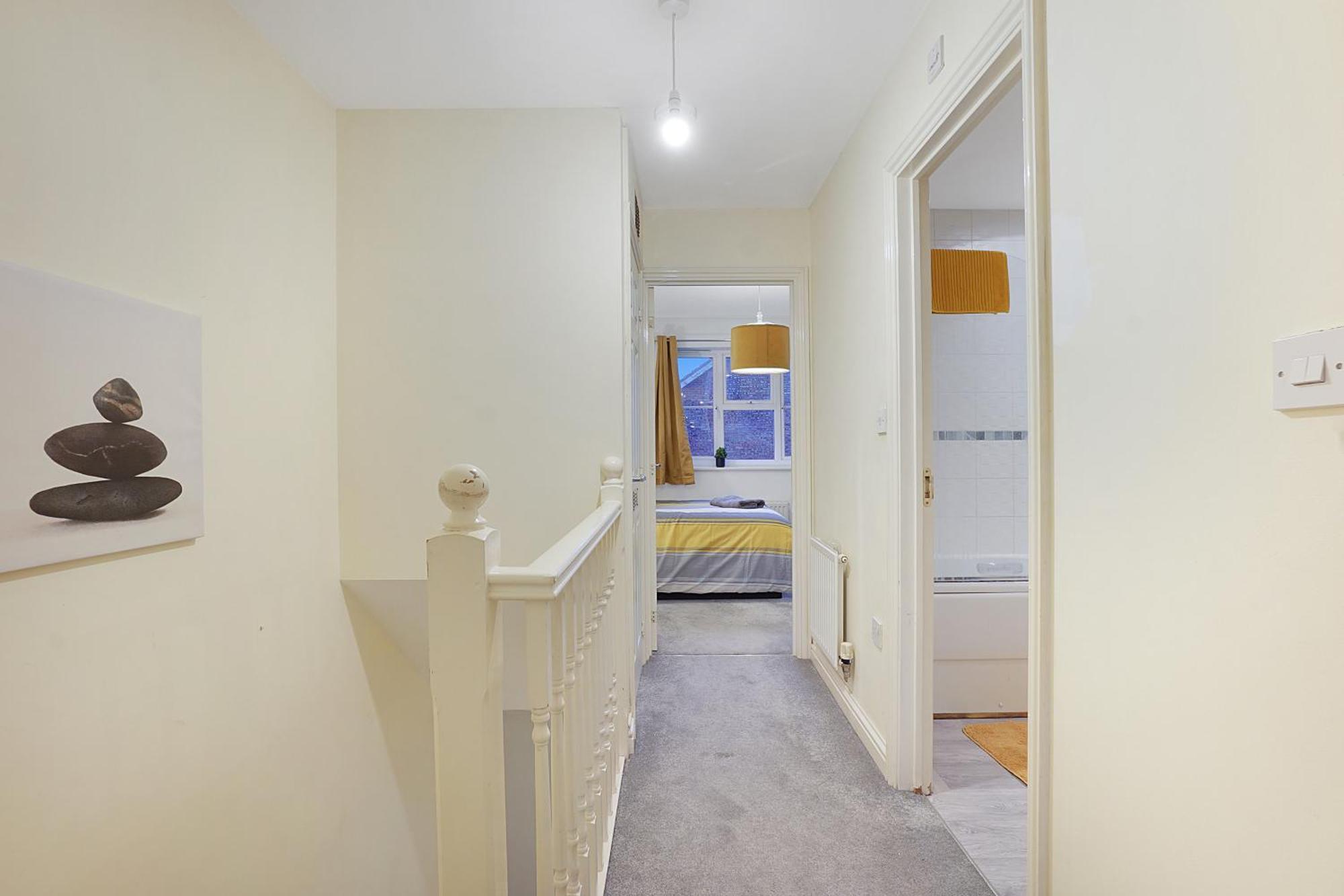 Comfortable Stylish Townhouse In Ashford Sleeps 5 Netflix 2 Parking Spaces Perfect For Contractors And Families Luaran gambar